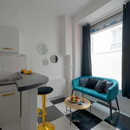 Fabulous Two Floor In 9th Apartment