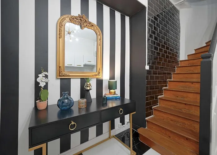 Fabulous Two Floor In 9th