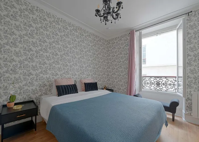 Fabulous Two Floor In 9th Apartment *