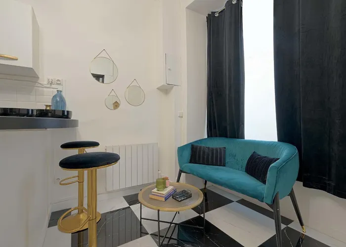Fabulous Two Floor In 9th * Paris
