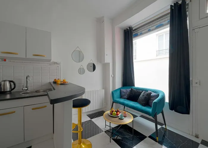Fabulous Two Floor In 9th Apartment