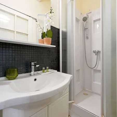 Fabulous Two Floor In 9th *